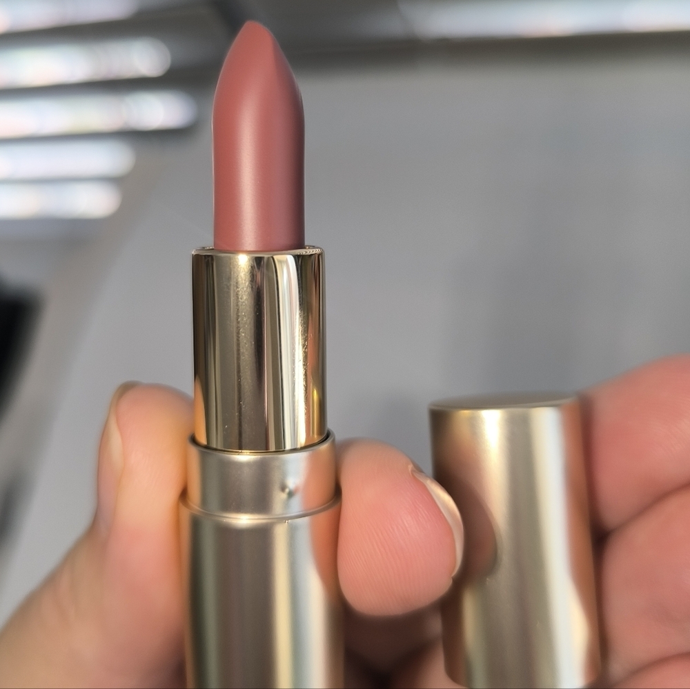 VALENTINO Mini Spike Matte Lipstick Shade 134R Couture In The Streets NIB